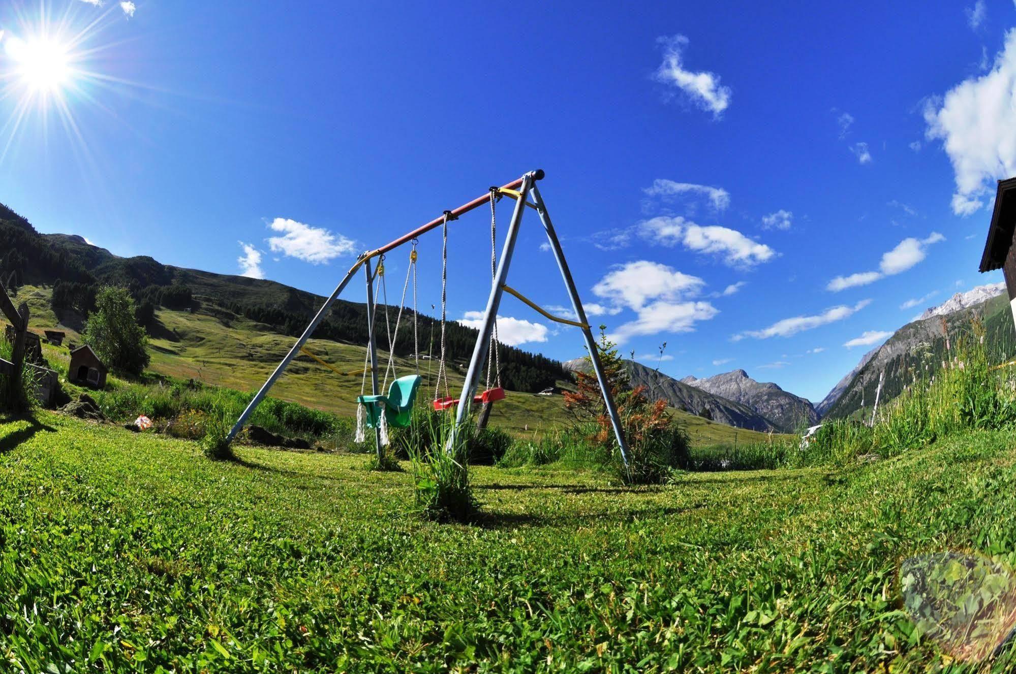 Alpen Royal By Livigno Accomodation Zewnętrze zdjęcie
